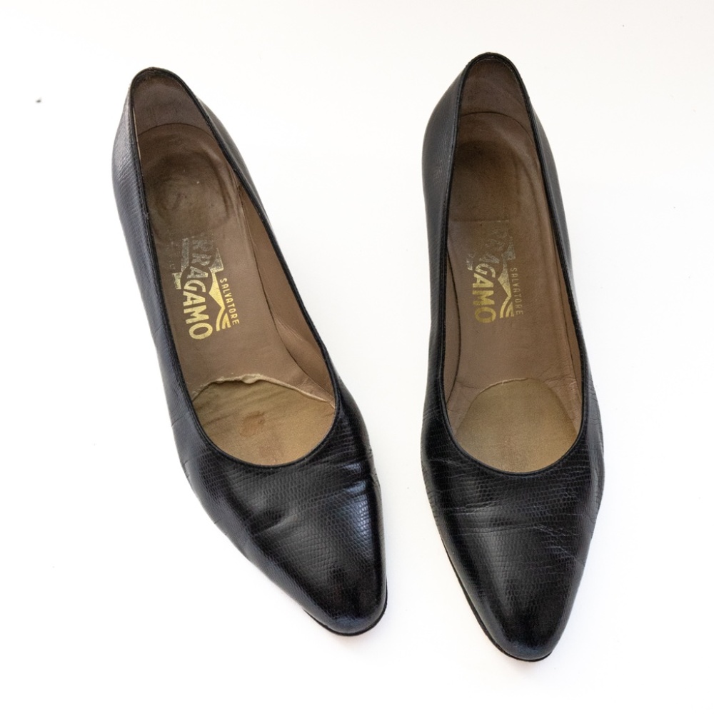 Vintage Salvatore Ferragamo Simple Black Leather Heels - Size 8 B